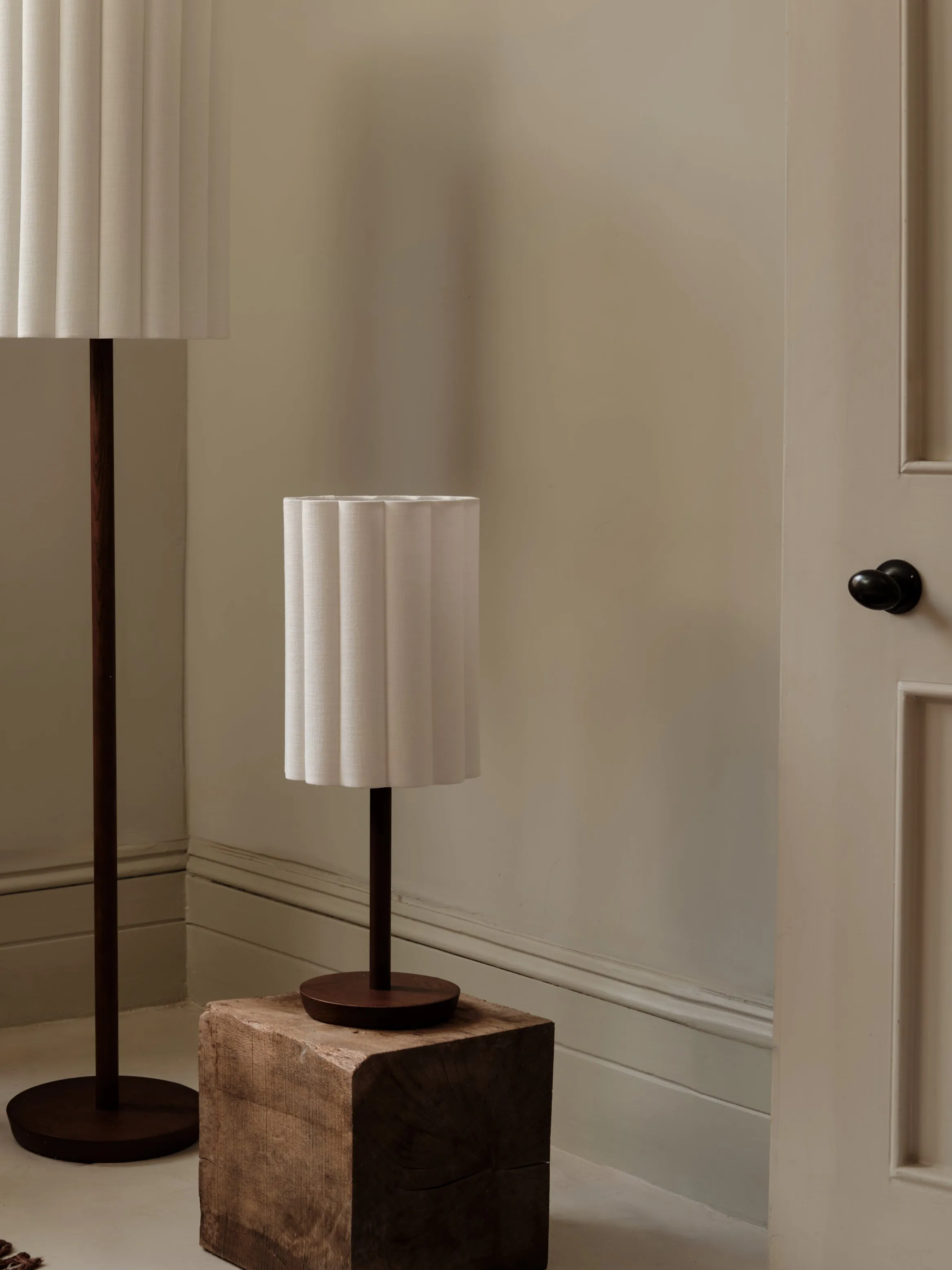 Folia table lamp