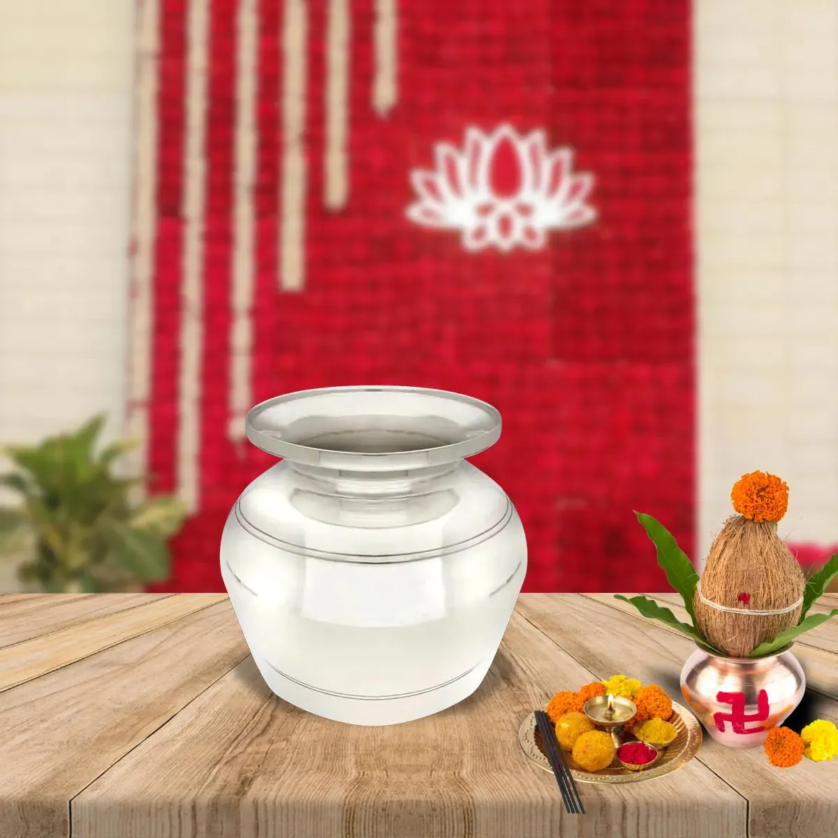 Gleaming Majesty Silver Kalash